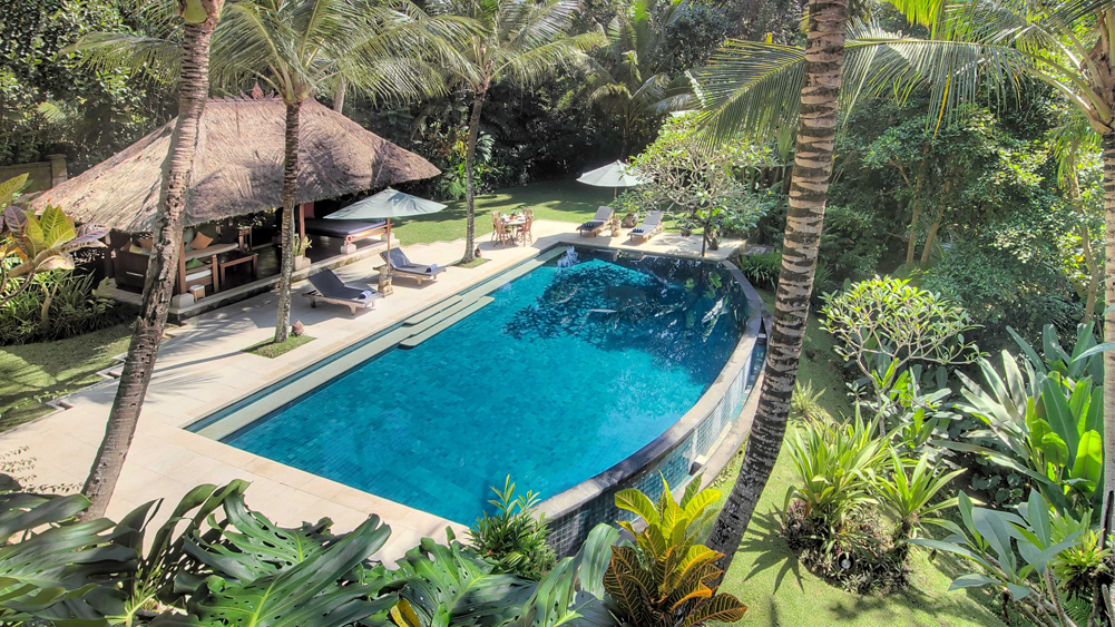 Villa Alamanda - Overview of pool area